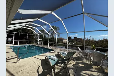 546 SE 4th St, Cape Coral, FL 33990 - Photo 2