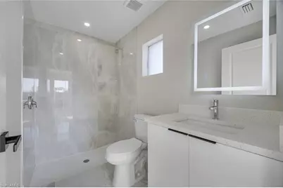 2823 NE 5th Pl, Cape Coral, FL 33909 - Photo 20