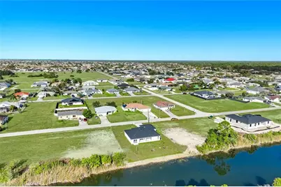 2823 NE 5th Pl, Cape Coral, FL 33909 - Photo 4