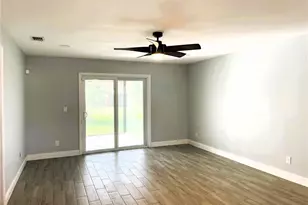 638 SE 13th Ave, Cape Coral, FL 33990 - Photo 2