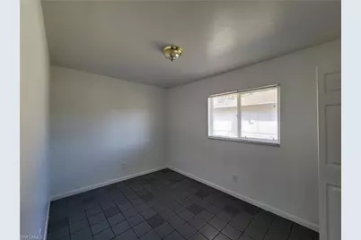 931 SE 23rd Pl, Cape Coral, FL 33990 - Photo 8