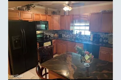 2135 Jeffcott St, Fort Myers, FL 33901 - Photo 4