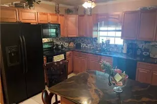 2135 Jeffcott St, Fort Myers, FL 33901 - Photo 4