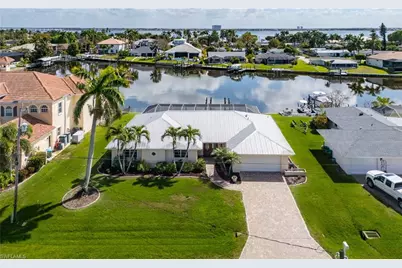 5319 Malibu Ct, Cape Coral, FL 33904 - Photo 2