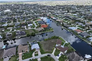 2801 SW 34th Terrace, Cape Coral, FL 33914 - Photo 4