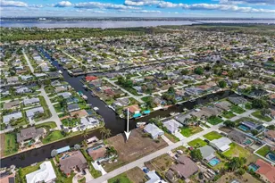 1025 SE 20th Ave, Cape Coral, FL 33990 - Photo 6