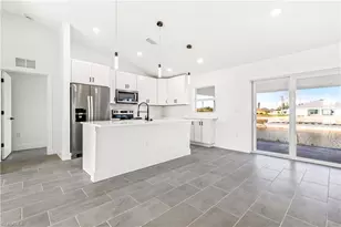 2212 NE 6th Ave, Cape Coral, FL 33909 - Photo 8