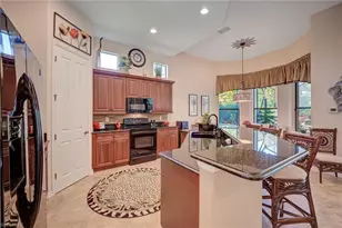 8601 Mercado Ct, Fort Myers, FL 33912 - Photo 10