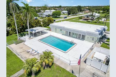 27 Cottonwood Dr, Fort Myers, FL 33908 - Photo 4