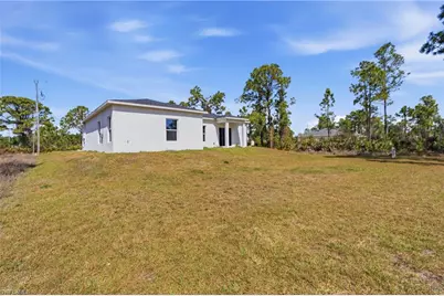 325 Hermosa Ave, Lehigh Acres, FL 33974 - Photo 34