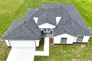 825 Porter St E, Lehigh Acres, FL 33974 - Photo 4