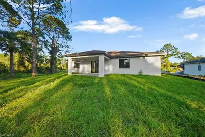 911 Cleveland Ave, Lehigh Acres, FL 33972 - Photo 42
