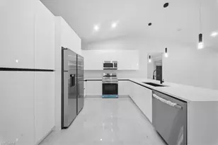 911 Cleveland Ave, Lehigh Acres, FL 33972 - Photo 30