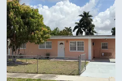 32 Roanoke Dr, Fort Myers, FL 33905 - Photo 1