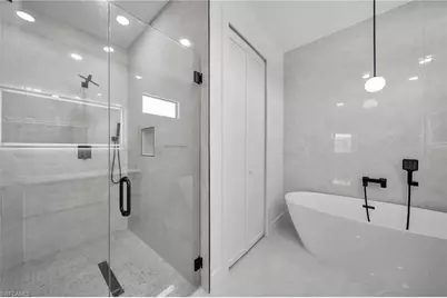 1426 NE 6th Ave, Cape Coral, FL 33909 - Photo 32