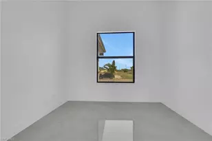 922 NE 5th Ave, Cape Coral, FL 33909 - Photo 10