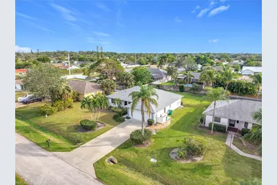 88 Erie Dr, Naples, FL 34110 - Photo 2