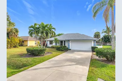 88 Erie Dr, Naples, FL 34110 - Photo 4