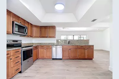 88 Erie Dr, Naples, FL 34110 - Photo 8