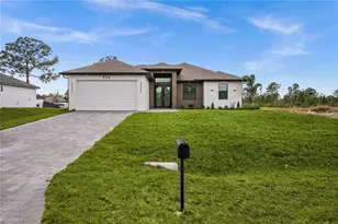 936 Bolivia Dr, Lehigh Acres, FL 33974 - Photo 4