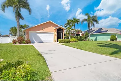 2718 SW 9th Pl, Cape Coral, FL 33914 - Photo 2