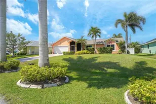 2718 SW 9th Pl, Cape Coral, FL 33914 - Photo 4