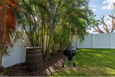 2208 Viscaya Pkwy, Cape Coral, FL 33990 - Photo 12