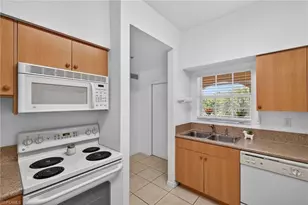 950 Hancock Creek South Blvd, Cape Coral, FL 33909 - Photo 10