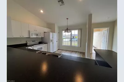 1808 SW 2nd Pl, Cape Coral, FL 33991 - Photo 30