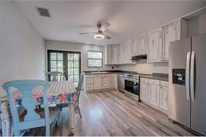 1063 Debbie Ln, Labelle, FL 33935 - Photo 6