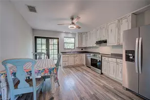 1063 Debbie Ln, Labelle, FL 33935 - Photo 6