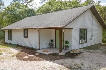 1063 Debbie Ln, Labelle, FL 33935 - Photo 1
