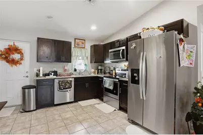 6031 N Moss Cir, Labelle, FL 33935 - Photo 8