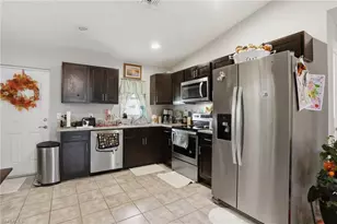 6031 N Moss Cir, Labelle, FL 33935 - Photo 8