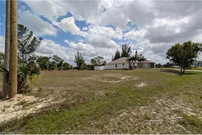 3317 NE 15th Pl, Cape Coral, FL 33909 - Photo 4