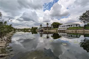 2605 NE 20th Pl, Cape Coral, FL 33909 - Photo 2