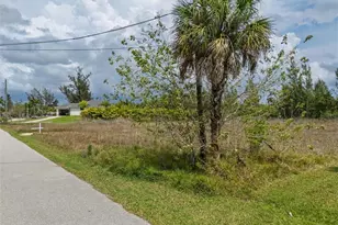 7324 Lake Dr, Fort Myers, FL 33908 - Photo 8