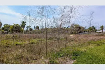 7324 Lake Dr, Fort Myers, FL 33908 - Photo 6