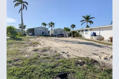 17811 Eglantine Ln, Fort Myers Beach, FL 33931 - Photo 4