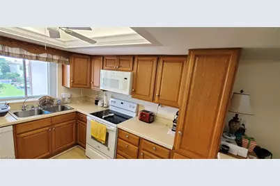 2100 Barkeley Ln #19, Fort Myers, FL 33907 - Photo 6