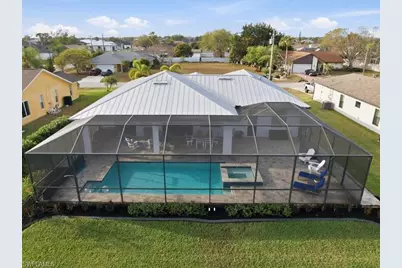 405 SE 2nd St, Cape Coral, FL 33990 - Photo 2