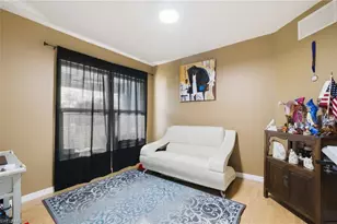 1112 SW 9th Ct, Cape Coral, FL 33991 - Photo 4