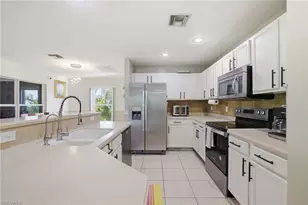 1112 SW 9th Ct, Cape Coral, FL 33991 - Photo 6