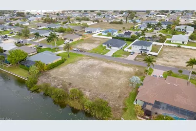 2718 SW 10th Ave, Cape Coral, FL 33914 - Photo 4