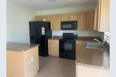 526 SE 2nd St, Cape Coral, FL 33990 - Photo 6