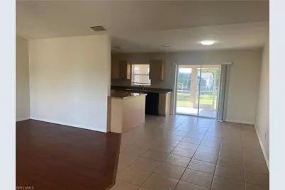 526 SE 2nd St, Cape Coral, FL 33990 - Photo 4