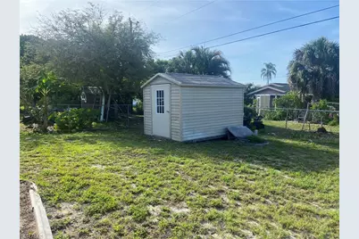 526 SE 2nd St, Cape Coral, FL 33990 - Photo 16