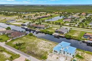 908 NW 39th Ave, Cape Coral, FL 33993 - Photo 4