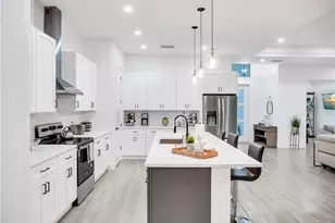 1819 SW 11th St, Cape Coral, FL 33991 - Photo 8