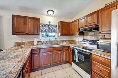 1942 NE 15th St, Cape Coral, FL 33909 - Photo 10